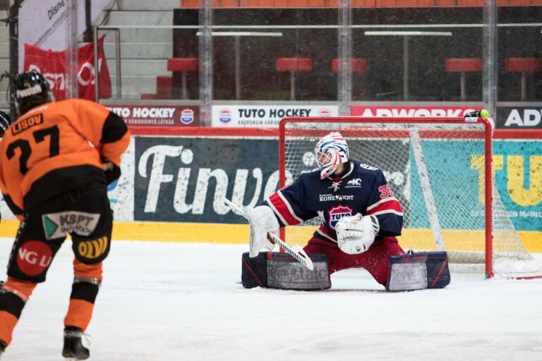 Nádeje TIPOS SHL: Chytal vo Fínsku aj KHL, mladý brankár vedie štatistiky prvej ligy