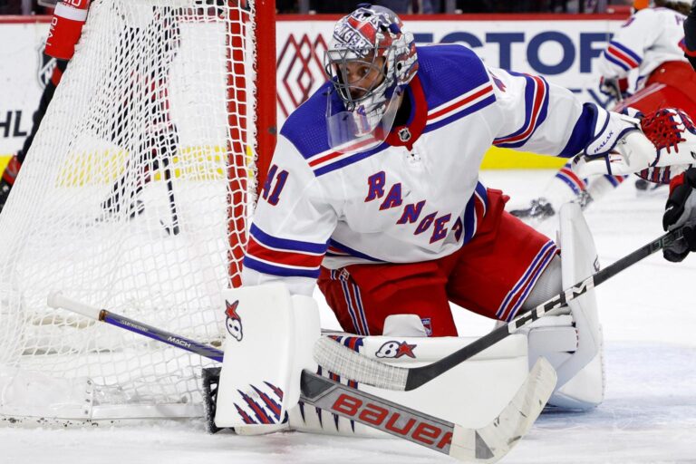 Jaroslav Halák piatykrát v kariére vychytal nulu a zaznamenal asistenciu, čím vytvoril rekord NHL
