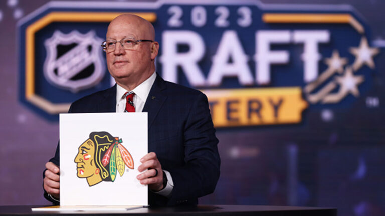 Chicago Blackhawks bude druhýkrát v histórii klubu vyberať na drafte z prvého miesta