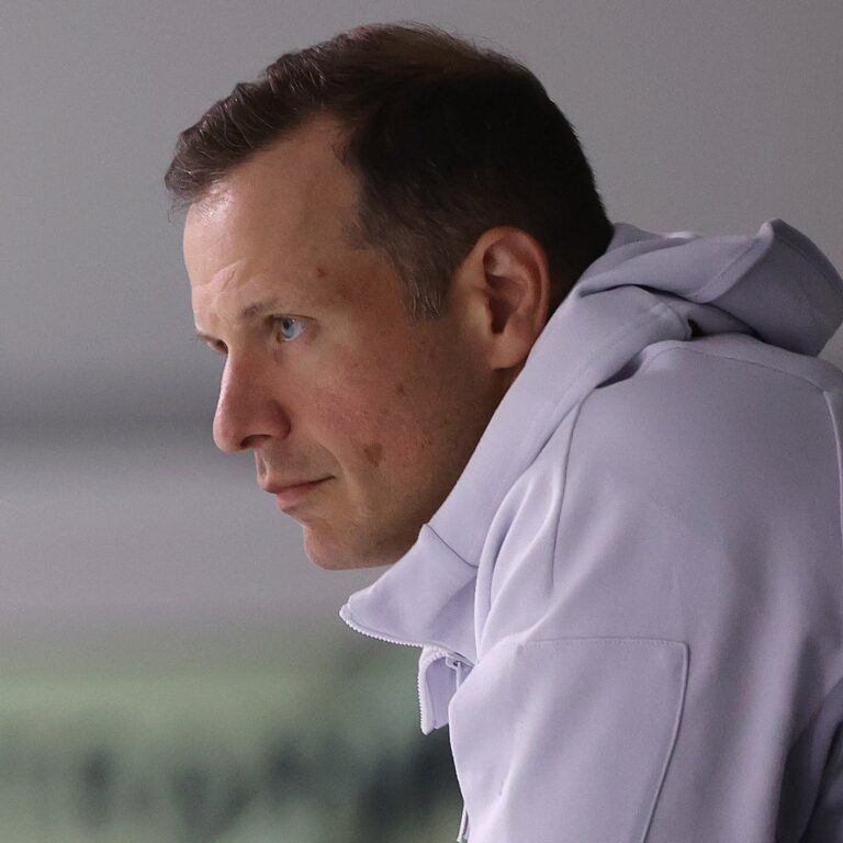 Pittsburgh Penguins menovali na post asistenta generálneho manažéra známe meno. V NHL má cez 1200 zápasov